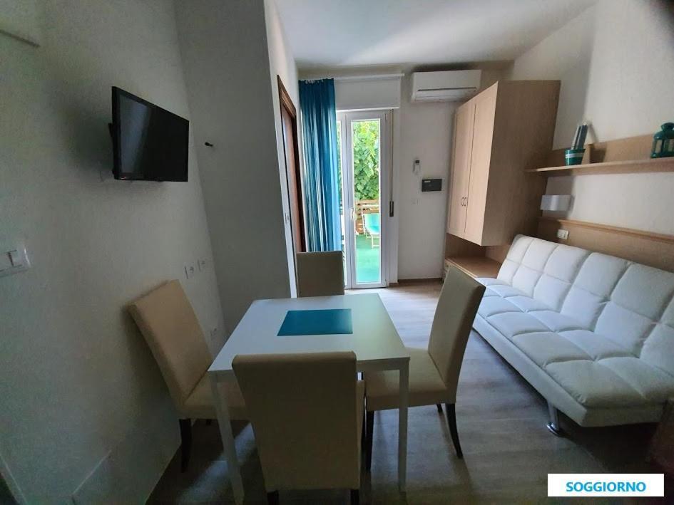 B&B Airone Cervia - Camere E Appartamenti Eksteriør billede