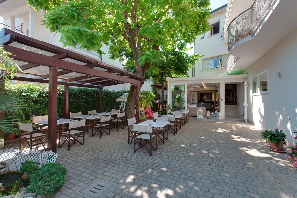 B&B Airone Cervia - Camere E Appartamenti Eksteriør billede