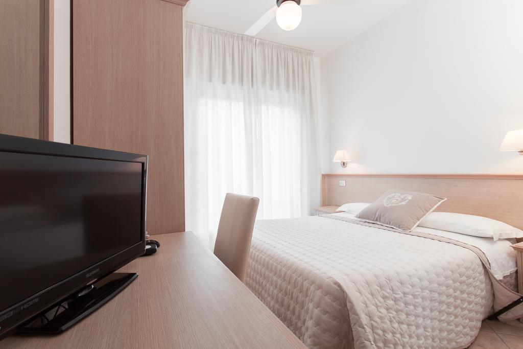 B&B Airone Cervia - Camere E Appartamenti Eksteriør billede
