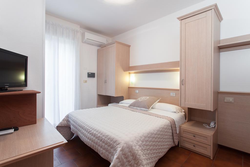 B&B Airone Cervia - Camere E Appartamenti Eksteriør billede