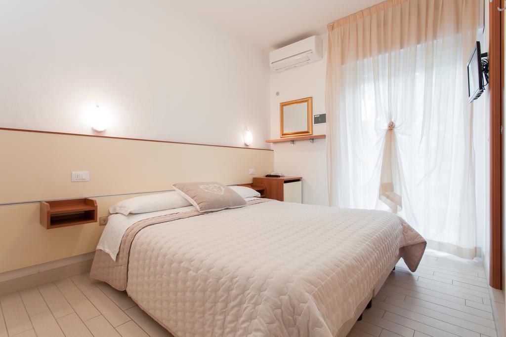 B&B Airone Cervia - Camere E Appartamenti Eksteriør billede
